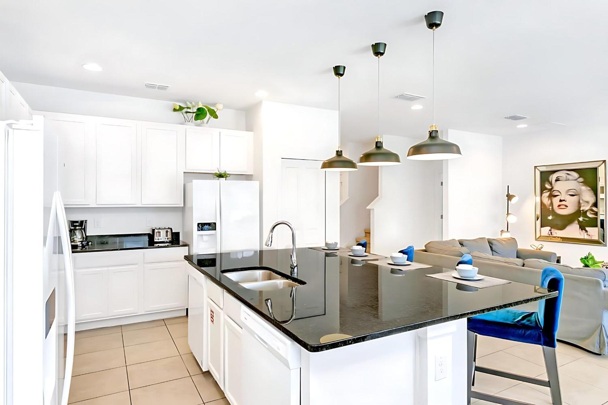10br Luxury Near W Pool & Games