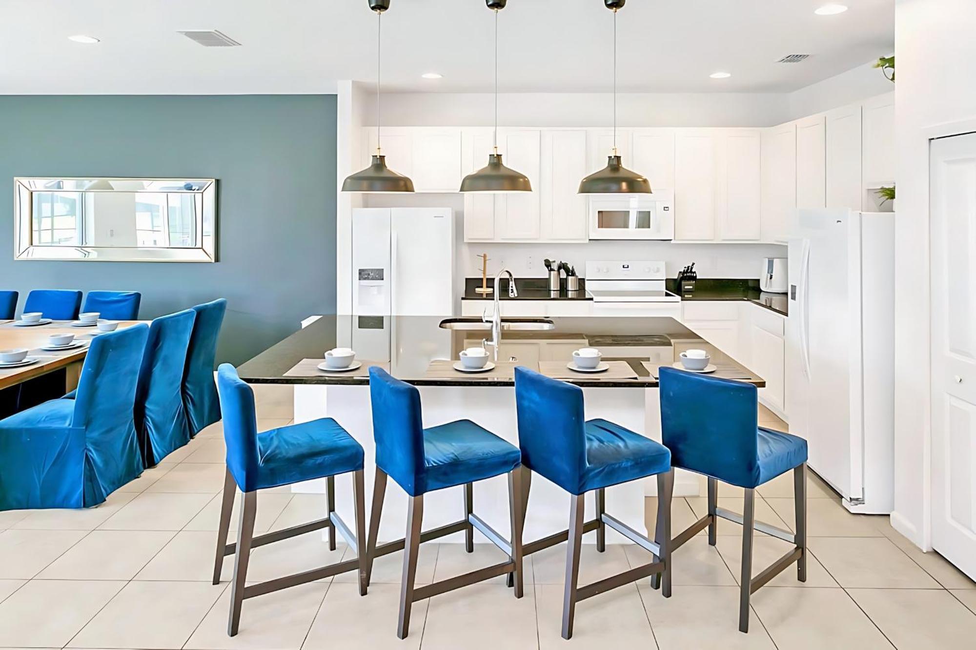 10br Luxury Near W Pool & Games *